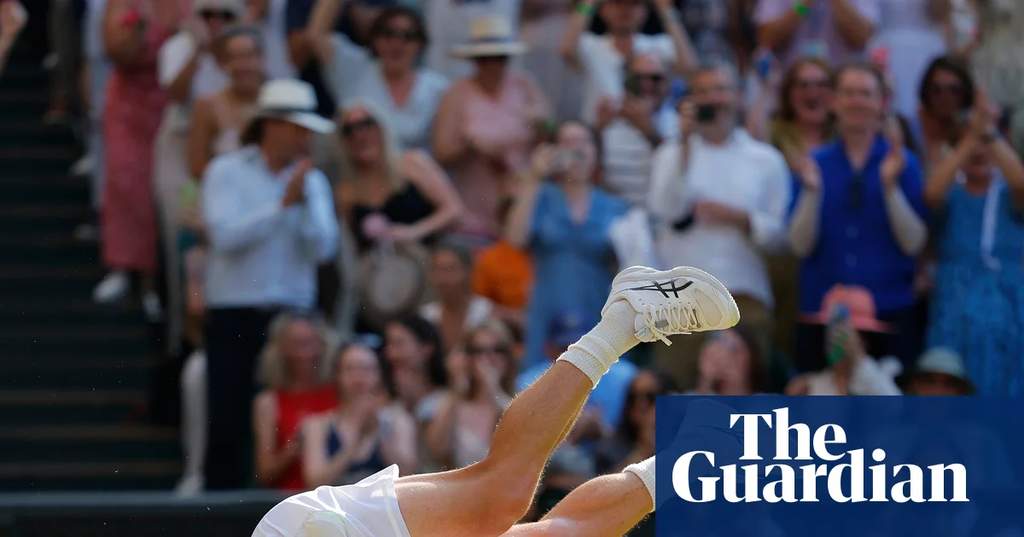 Aksi petenis wildcard Arthur Fery saat bertanding melawan Flavio Cobolli di perempat final Wimbledon 2026