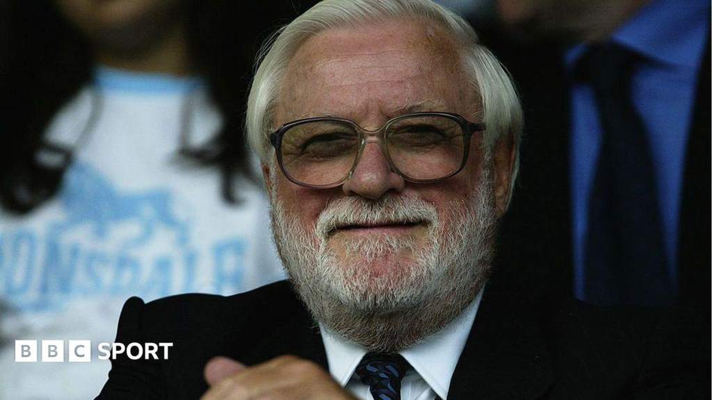 Mantan pemilik Chelsea dan Leeds United Ken Bates meninggal dunia pada usia 94 tahun