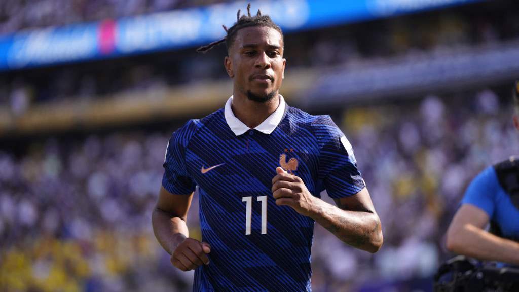 Aksi memukau Michael Olise saat bertanding membela Bayern Munich dan timnas Prancis