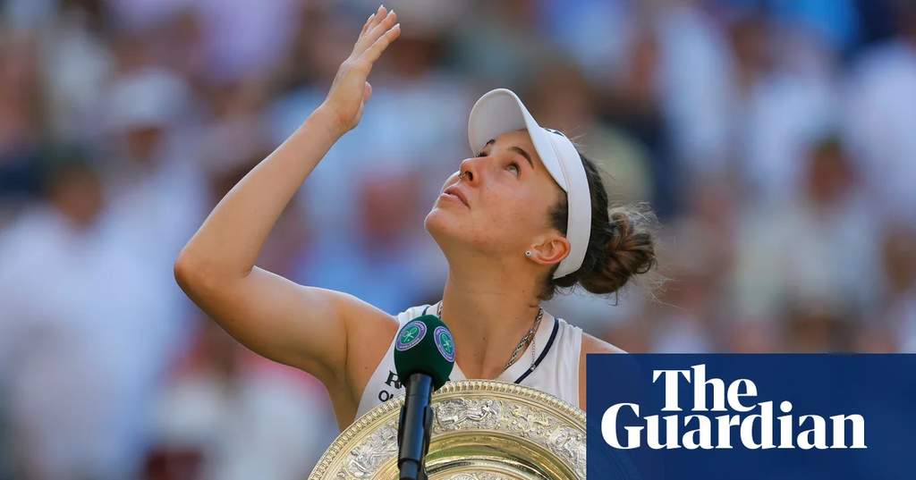 Linda Noskova melakukan selebrasi setelah memenangkan final tunggal putri turnamen tenis Wimbledon 2026
