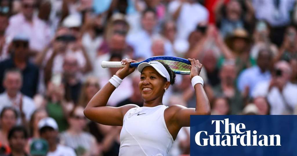 Aksi Naomi Osaka saat menumbangkan Aryna Sabalenka di lapangan Centre Court Wimbledon 2026