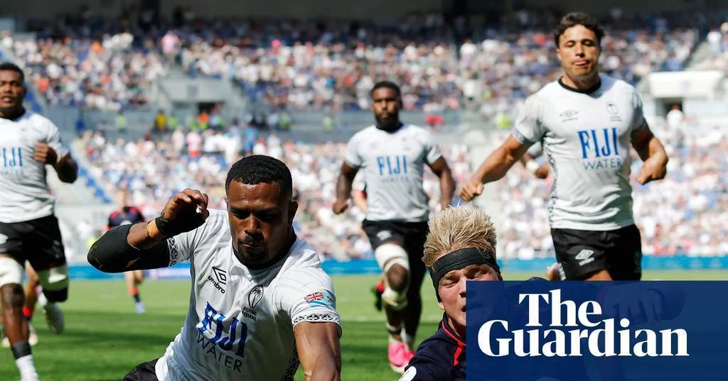 Aksi Henry Pollock dalam laga Nations Championship antara Inggris melawan Fiji