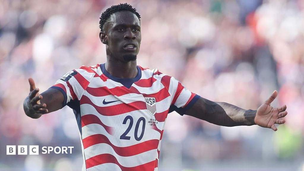 Momen kontroversial pembatalan kartu merah Folarin Balogun oleh FIFA di ajang Piala Dunia