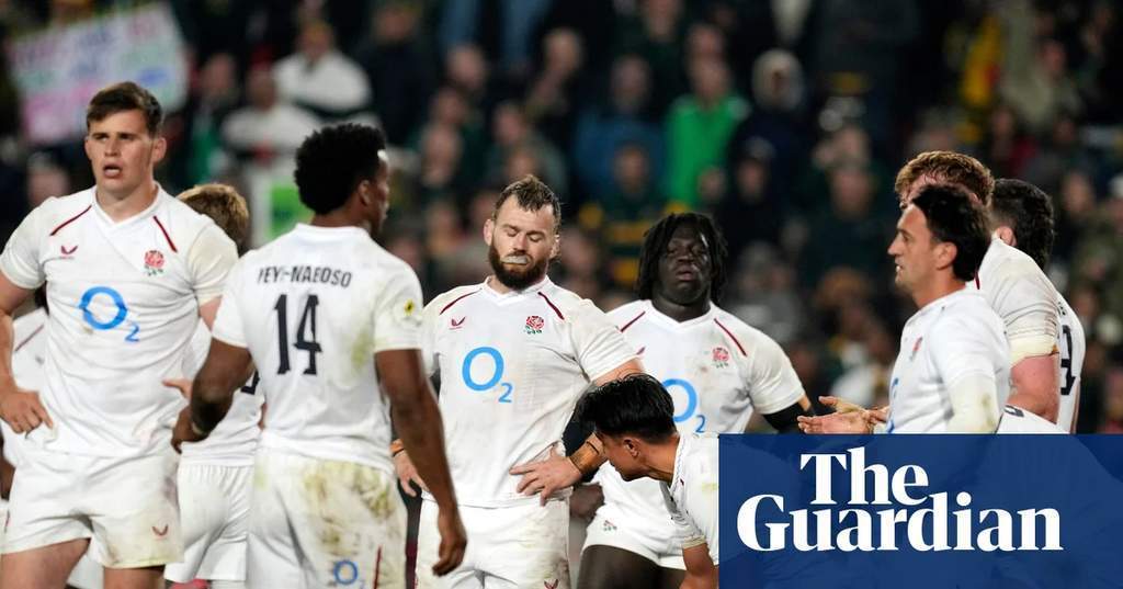 Pemain rugbi Inggris tertunduk lesu setelah kalah telak dari Afrika Selatan dengan skor 45-21