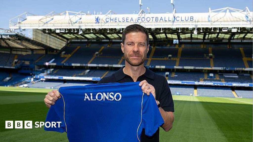 Xabi Alonso saat menjalani konferensi pers perdana sebagai manajer Chelsea di Stamford Bridge