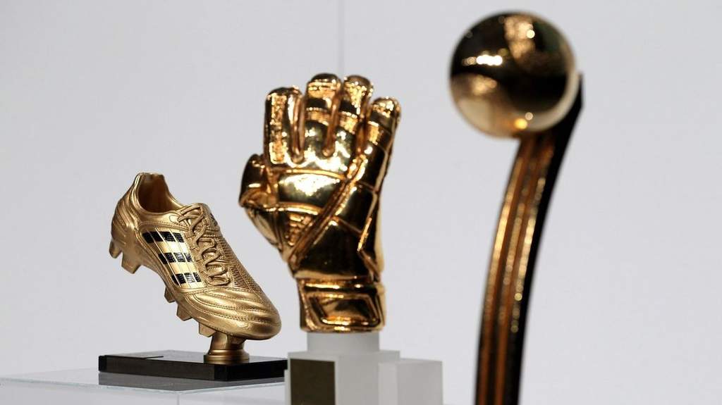 Kylian Mbappe dan Lionel Messi bersaing dalam perebutan Sepatu Emas Piala Dunia